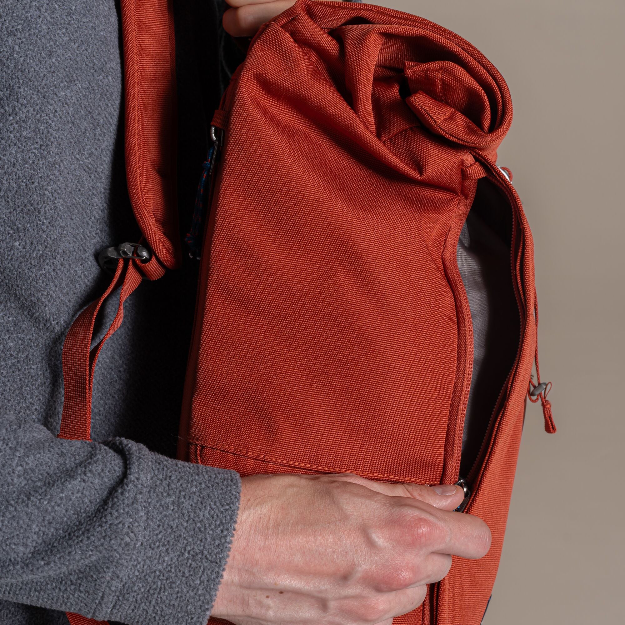 20L Kiwi Classic Rolltop Backpack - Red Beach