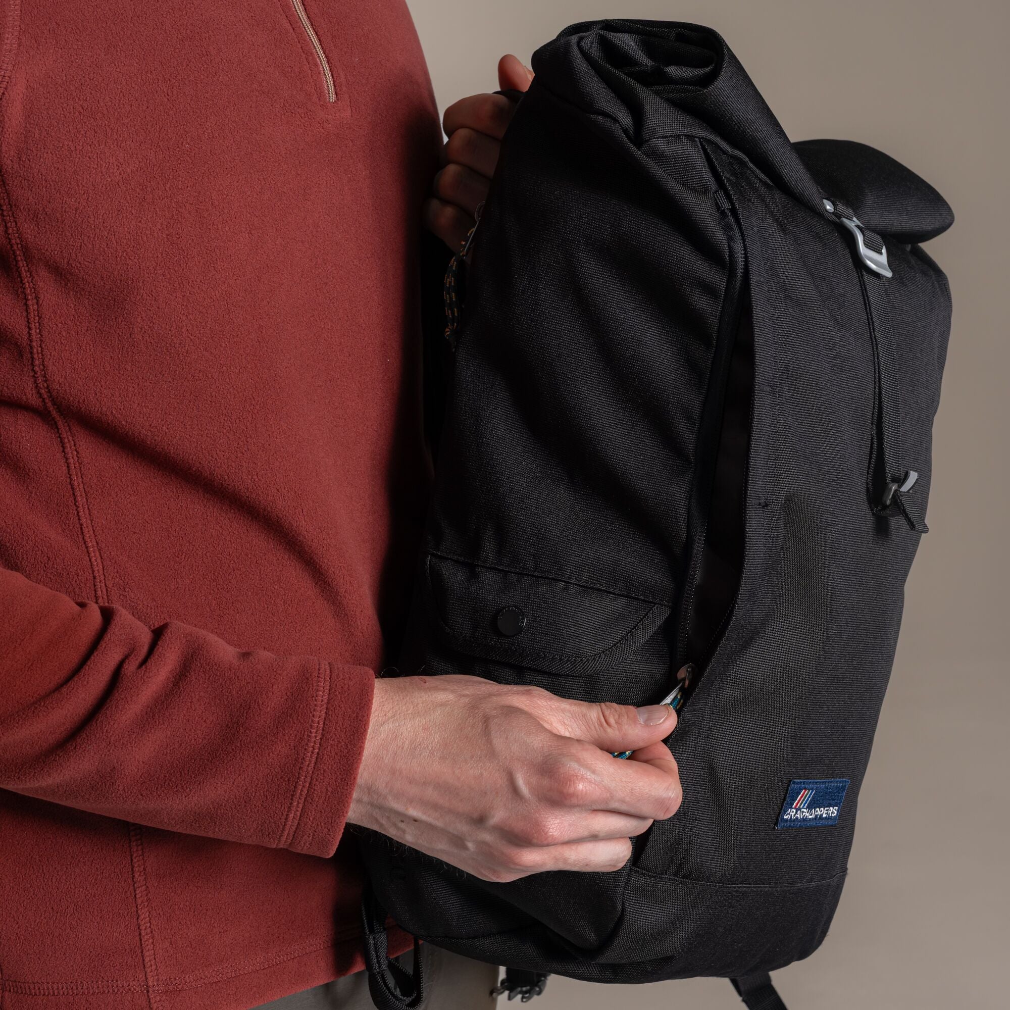 20L Kiwi Classic Rolltop Backpack - Black (25)